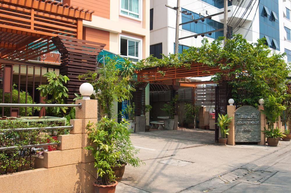 Motel Golden House @ On-Nut Station à Bangkok Extérieur photo