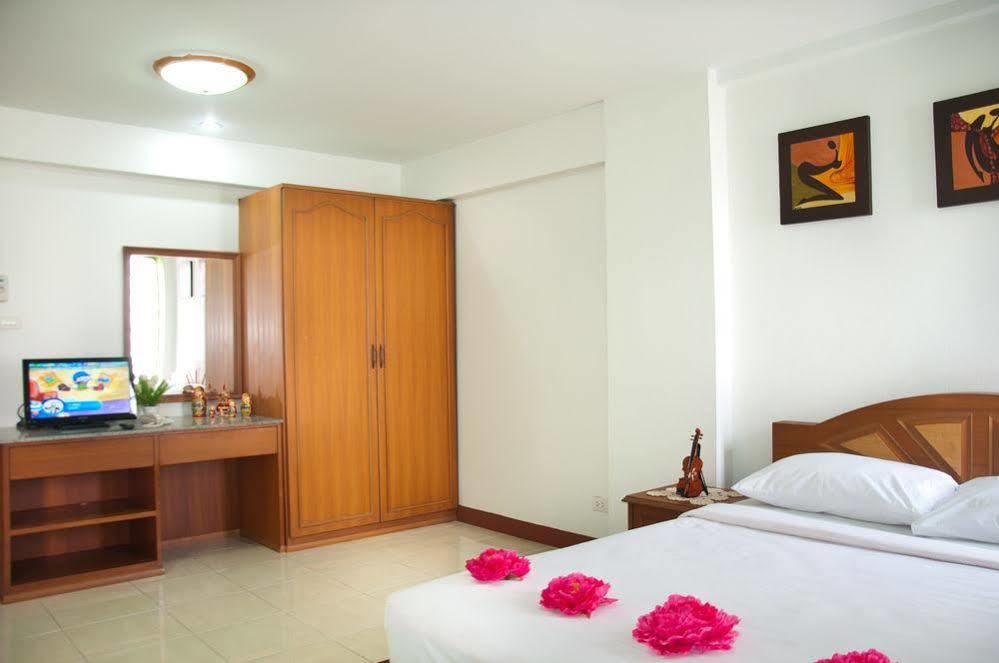 Motel Golden House @ On-Nut Station à Bangkok Extérieur photo
