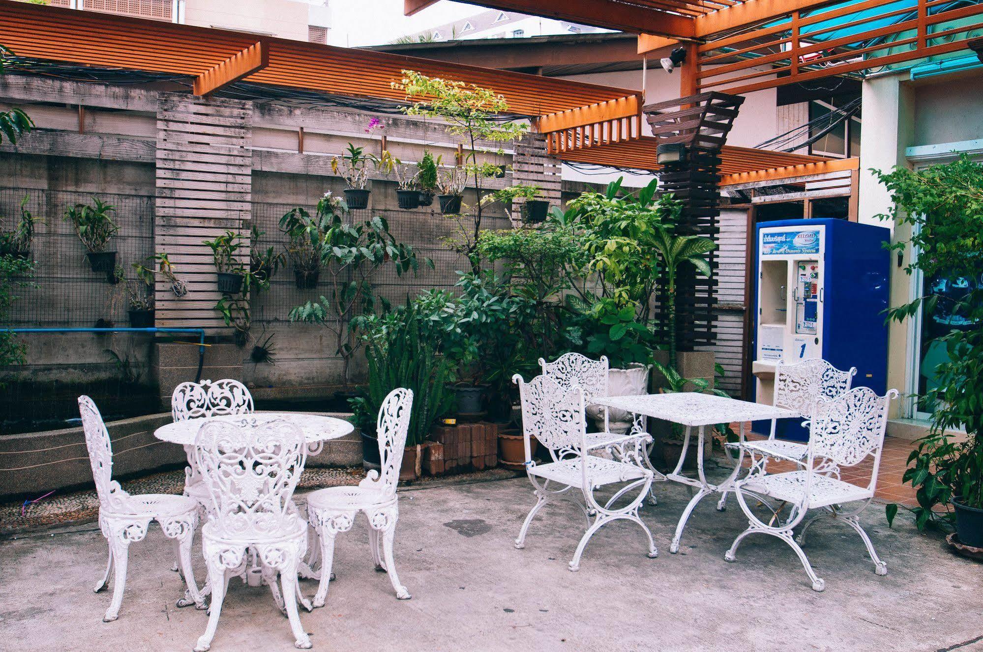Motel Golden House @ On-Nut Station à Bangkok Extérieur photo